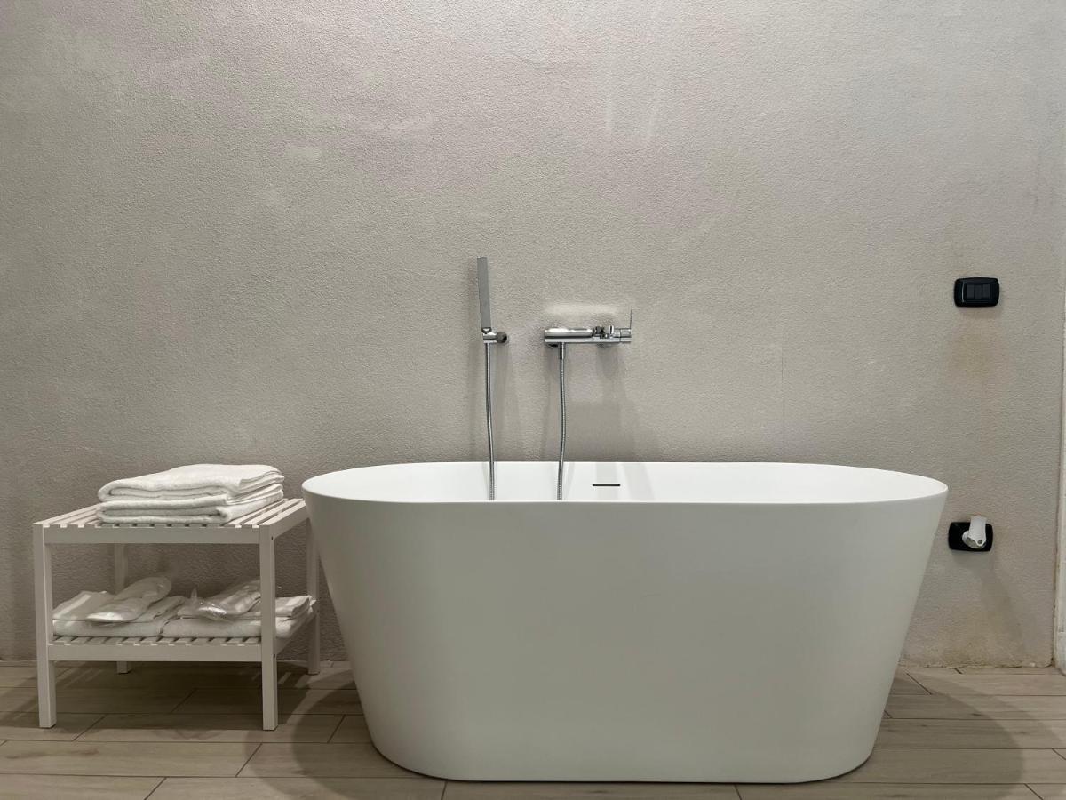 La Piazza Suite Napoli Bagian luar foto