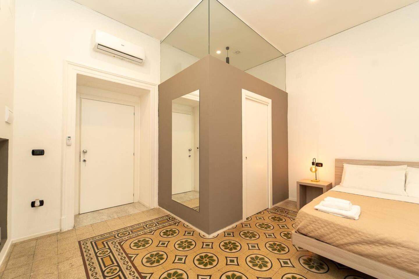 La Piazza Suite Napoli Bagian luar foto