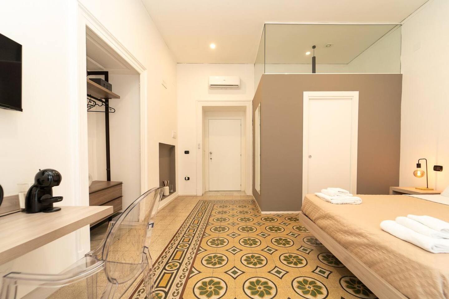 La Piazza Suite Napoli Bagian luar foto