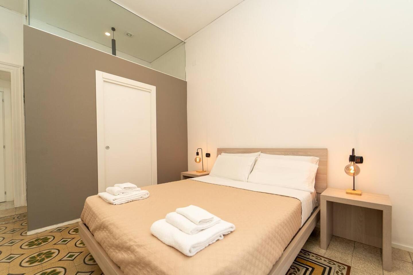 La Piazza Suite Napoli Bagian luar foto
