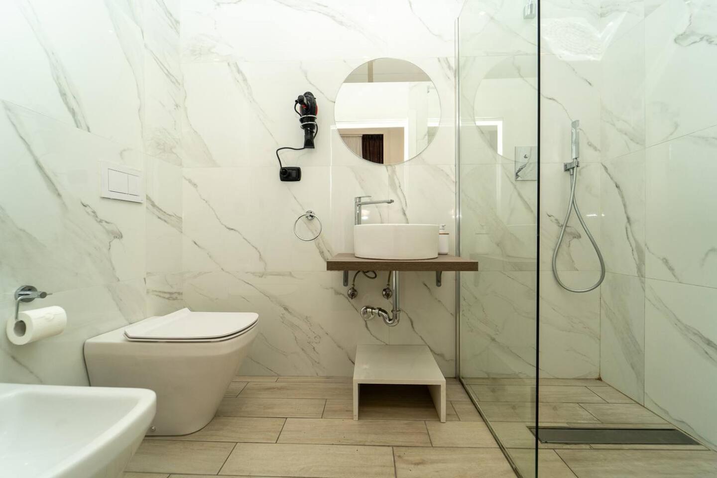La Piazza Suite Napoli Bagian luar foto