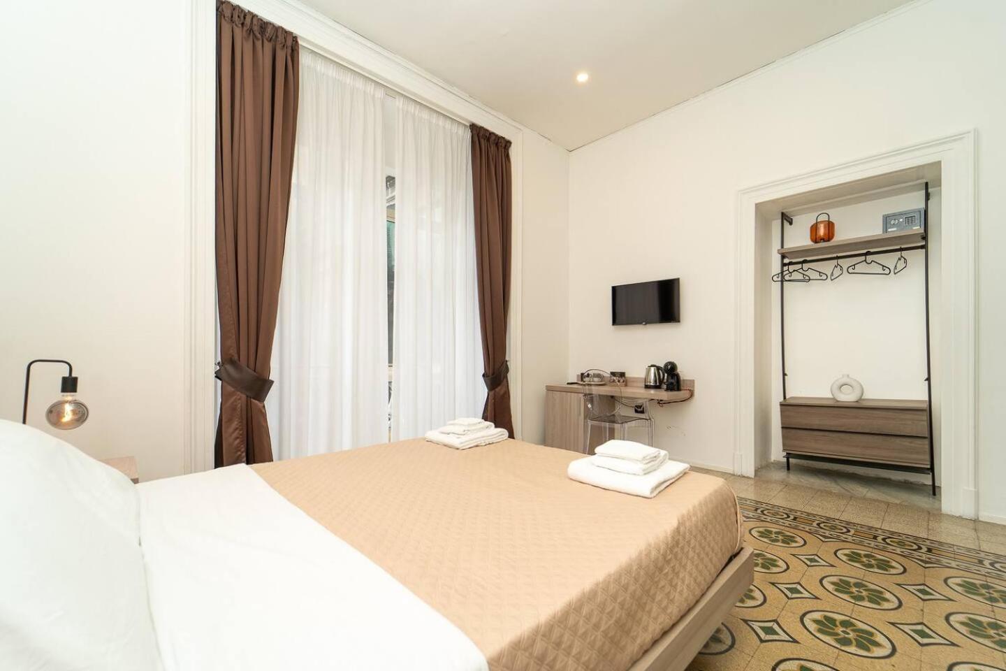 La Piazza Suite Napoli Bagian luar foto