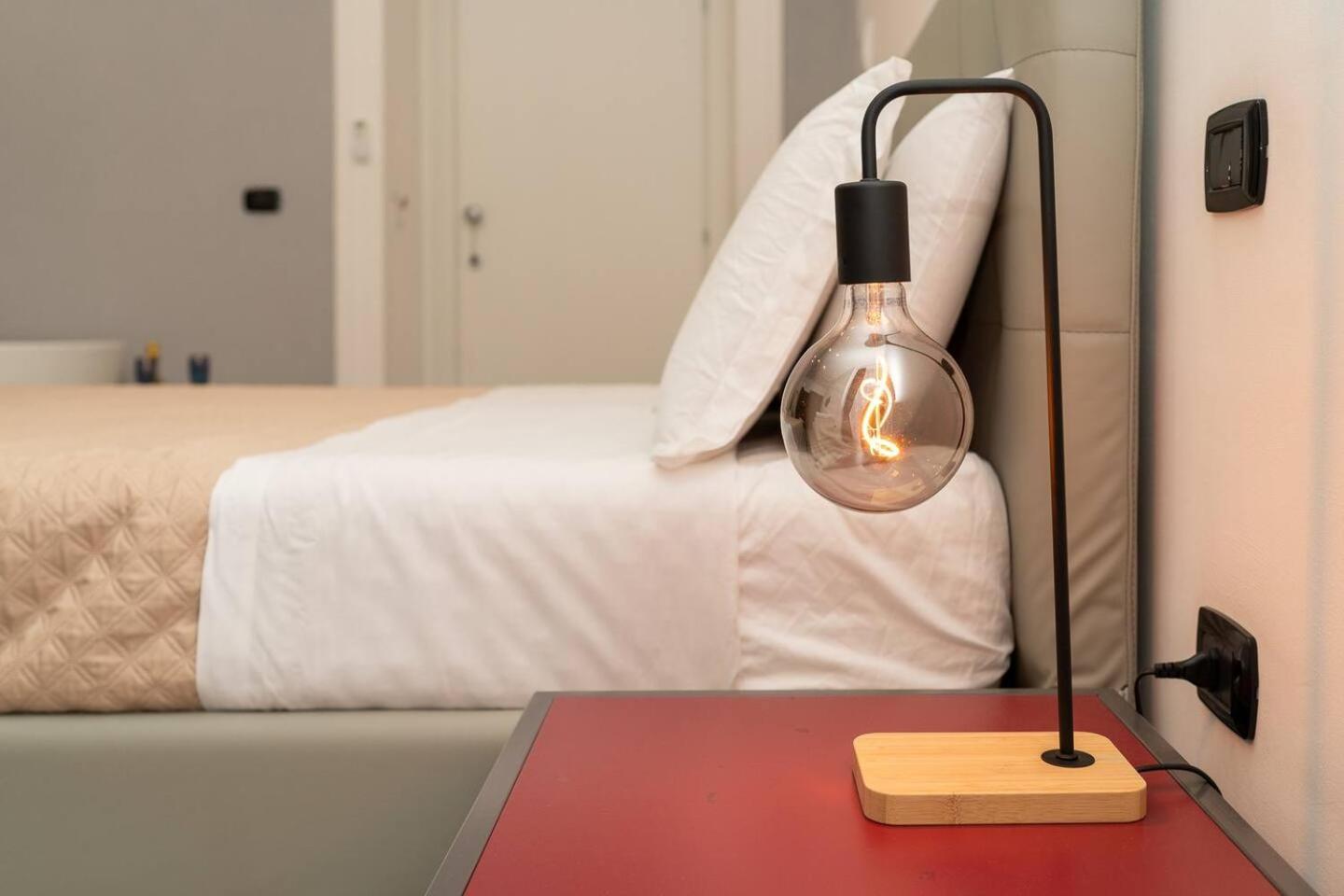 La Piazza Suite Napoli Bagian luar foto