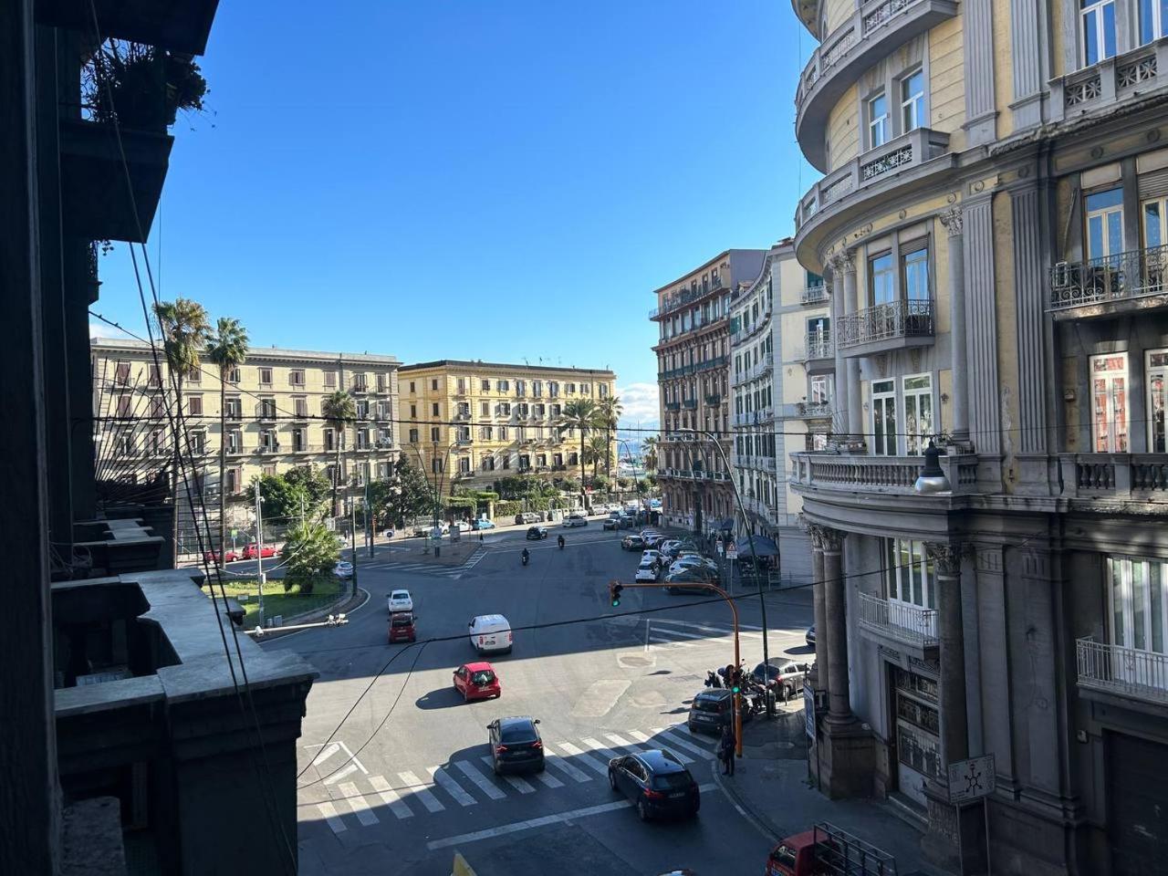 La Piazza Suite Napoli Bagian luar foto